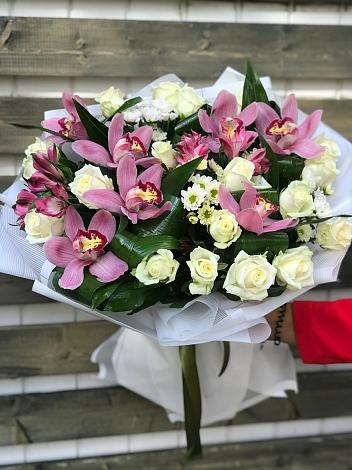 Букет цветов из: Розы и Хризантемы в Томаровке