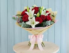 Букет цветов из:  Лилии и Розы в Томаровке