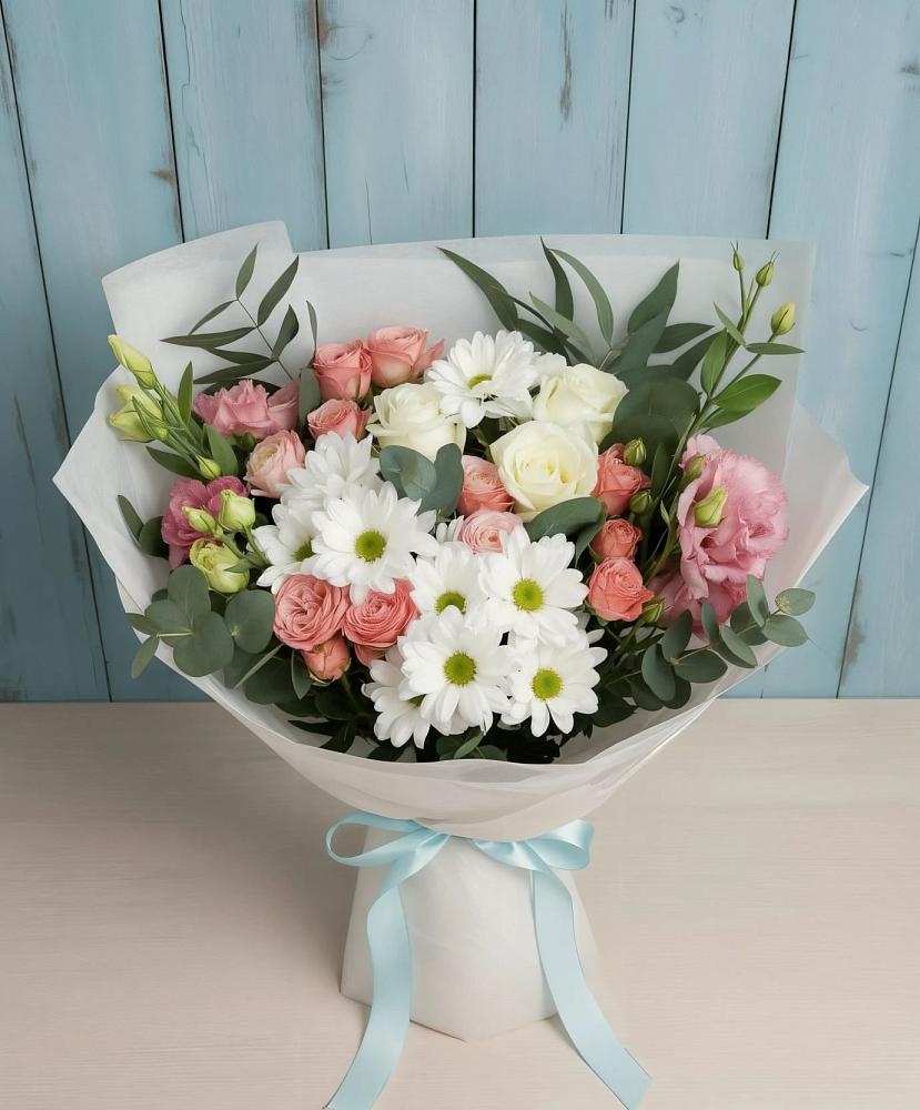 Букет цветов из: Розы, Лизиантусы и Хризантемы в Томаровке