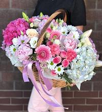 Цветочная композиция из Розы, Хризантемы, Пионы и Лизиантусы в корзине #REPLACE_PRED# Томаровке