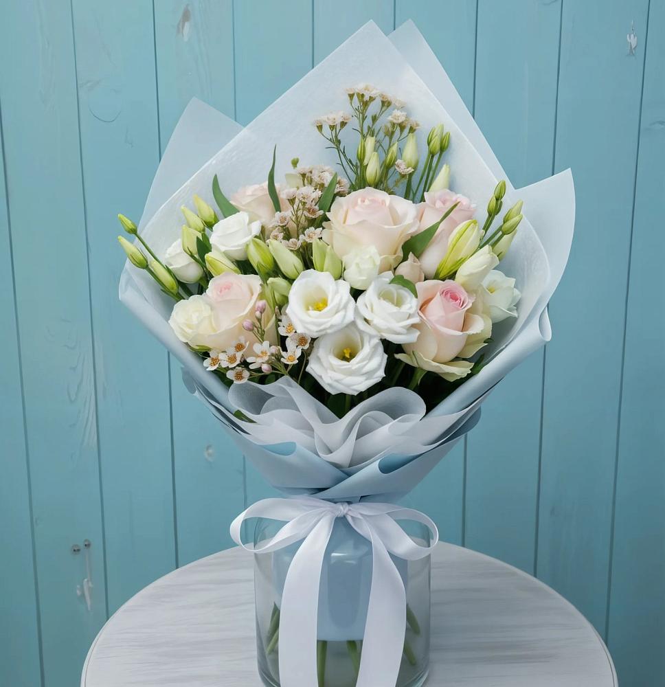 Букет цветов из: Розы и Лизиантусы в Томаровке