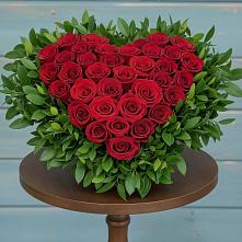 Цветочная композиция из Розы в виде сердца в Томаровке