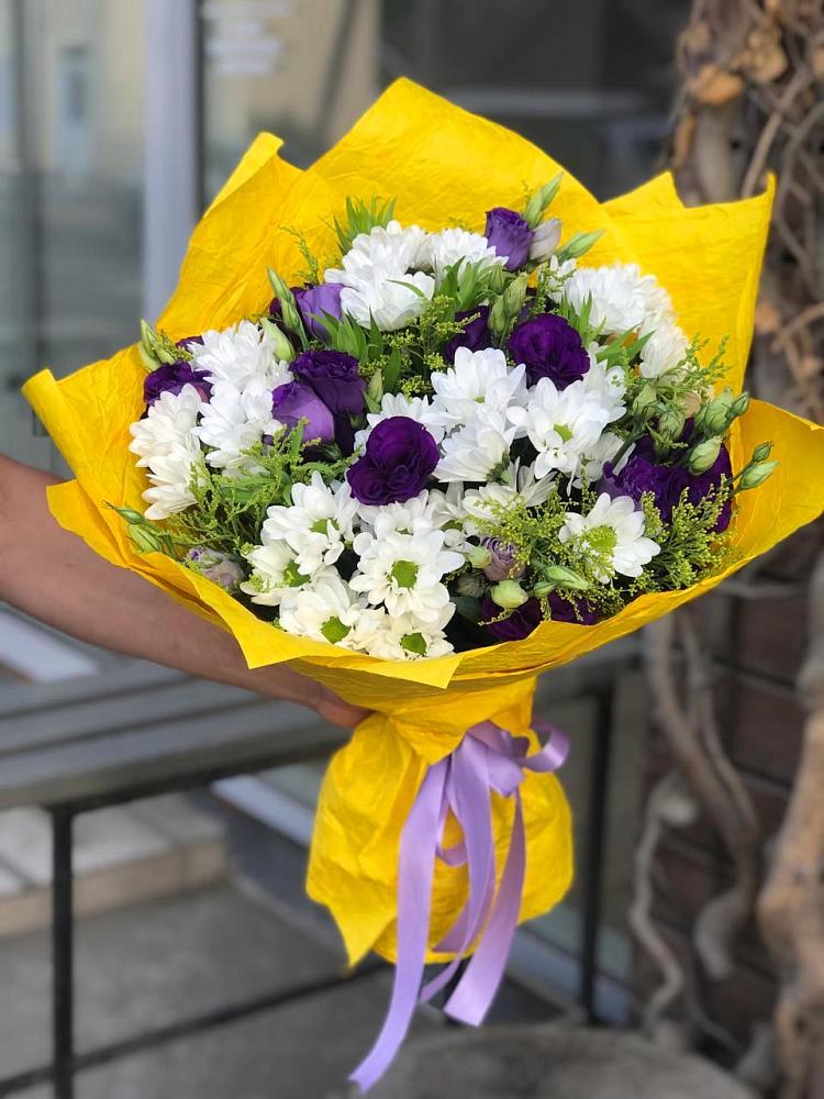 Букет цветов из: Ирисы, Хризантемы и Ромашки в Томаровке
