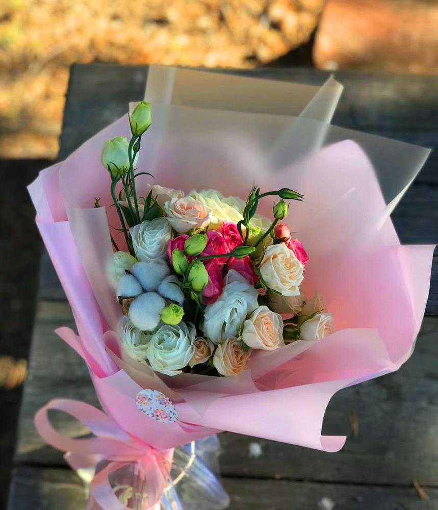 Букет цветов из: Розы и Лизиантусы в Томаровке