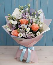 Букет цветов из:  Лизиантусы, Розы, Альстромерии и Гипсофила в Томаровке