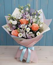 Букет цветов из:  Лизиантусы, Розы, Альстромерии и Гипсофила в Томаровке