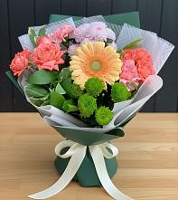 Букет цветов из:  Гвоздики, Розы, Герберы и Хризантемы в Томаровке