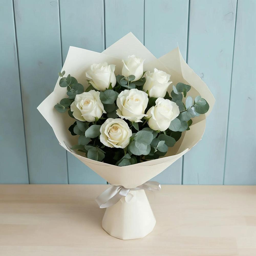 Букет Белые розы в Эвкалипте в Томаровке