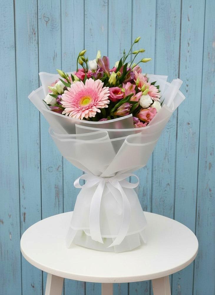 Букет цветов из: Герберы, Альстромерии и Лизиантусы в Томаровке