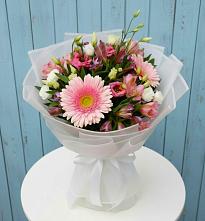 Букет цветов из:  Герберы, Альстромерии и Лизиантусы в Томаровке