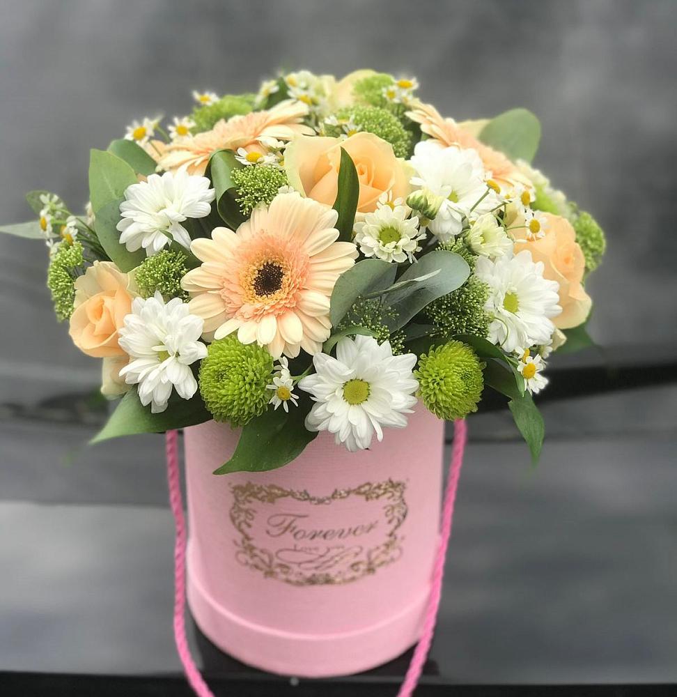 Цветочная композиция из Розы, Герберы и Хризантемы в шляпной коробке в Томаровке