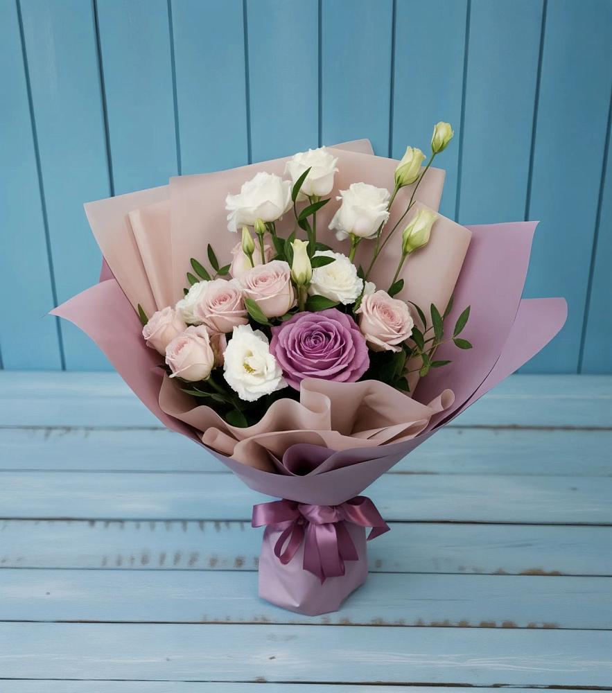 Букет цветов из: Розы и Лизиантусы в Томаровке